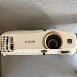 Espon Home Cinema 2045 Projector