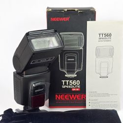 New in Box Neewer TT560 Speedlite Flash Unit w/ Stand, Manual & Bag - Canon, Nikon, Sony, Pentax +++
