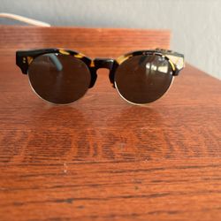 Toms unisex Charlie Rae One For One Sunglasses great condition 