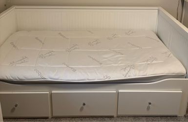 Ikea Hemnes Bed