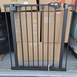 Regalo Walk-through Baby Gate, Black