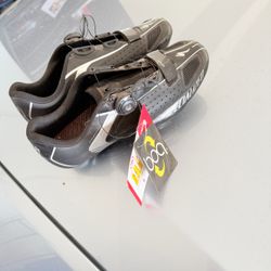 New specialized women’s cycling cleats size 9.5