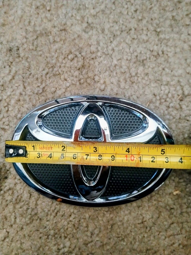 Toyota Radiator Grill Emblem New