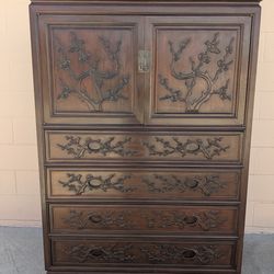 Vintage dresser