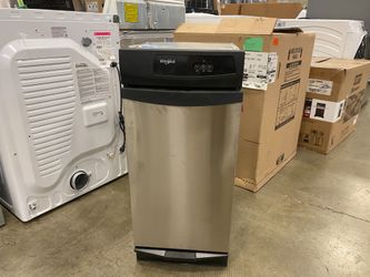 WHIRLPOOL Gold® 15-inch Undercounter Trash Compactor Model #GX900QPPS