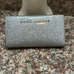 New Marc Jacobs Authentic Wallet For Sale.. 