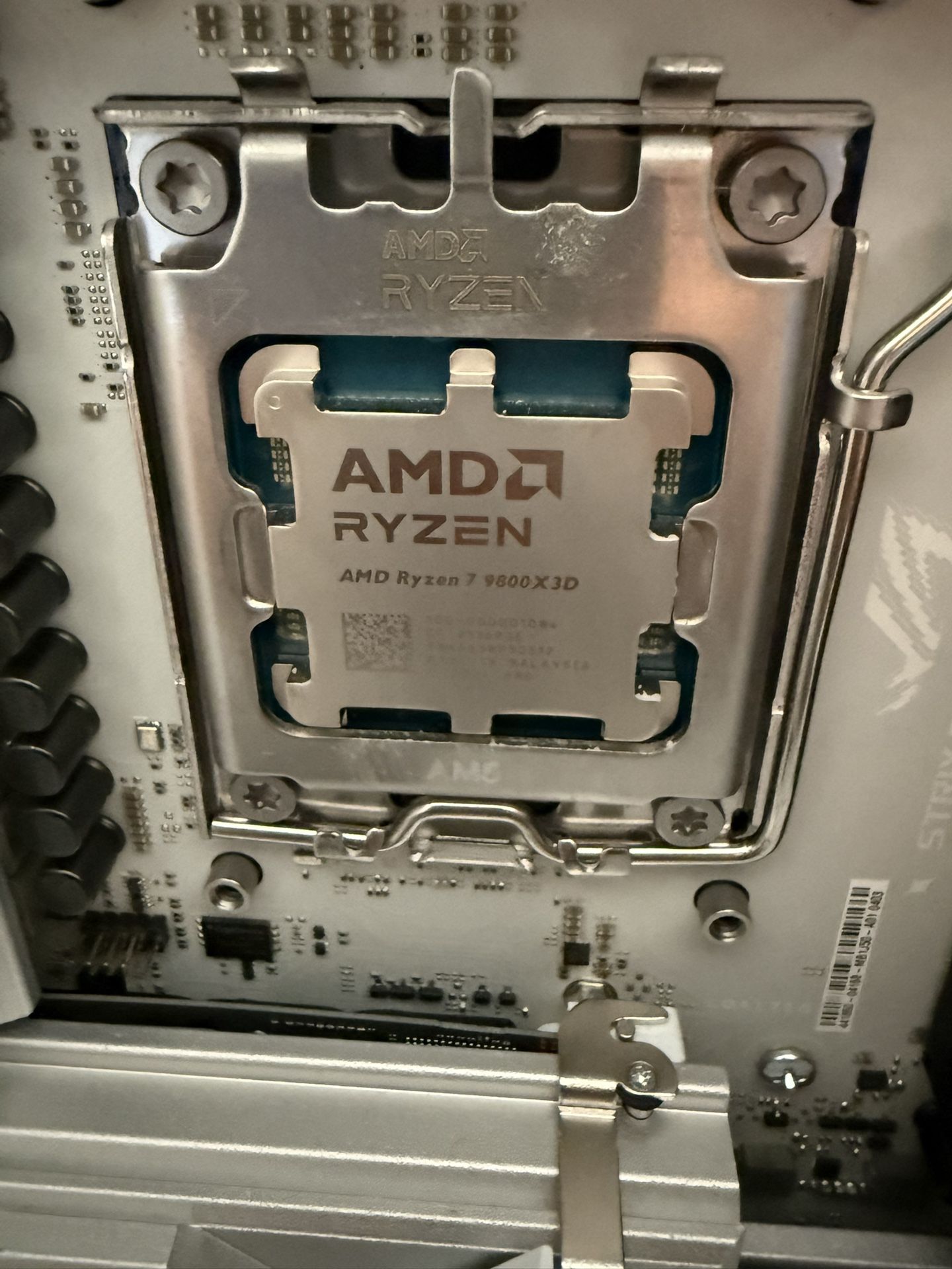 AMD RYZEN 7 9800x3d Processor
