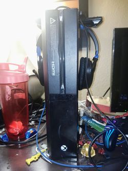 Xbox One 500gb Read Description