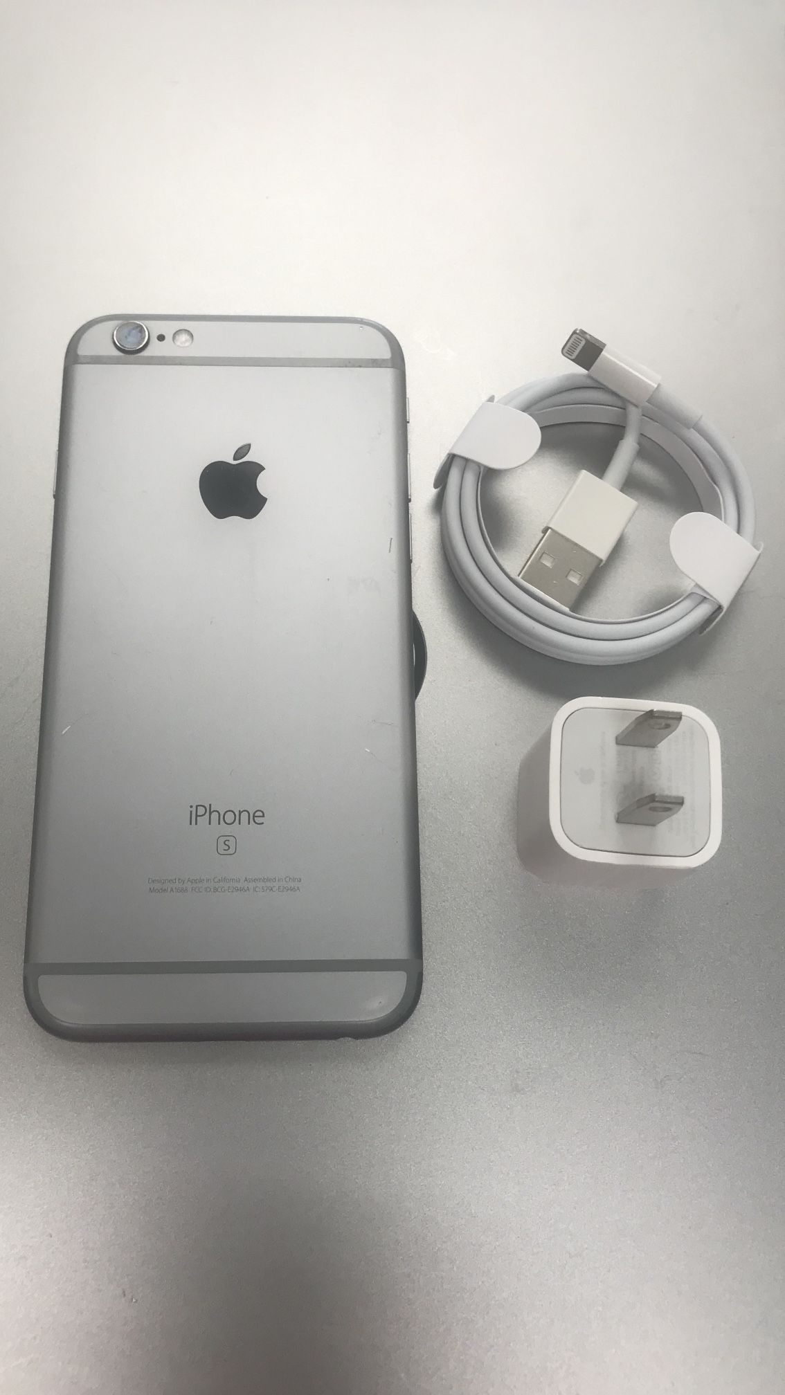 Factory unlocked apple iphone 6s 16 gb, Sold with store warranty