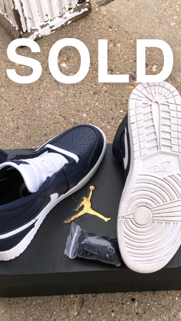 Jordan 1 Obsidian white. Size 9.5. Condition 10/10 Super clean. Box and extra laces included for 