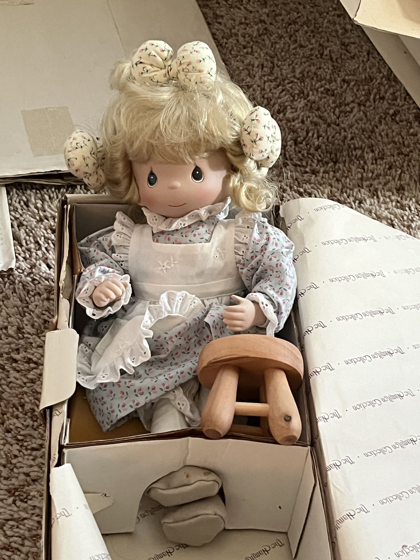 Precious Moments - Tell Me The Story Of Jesus - The Hamilton Collection