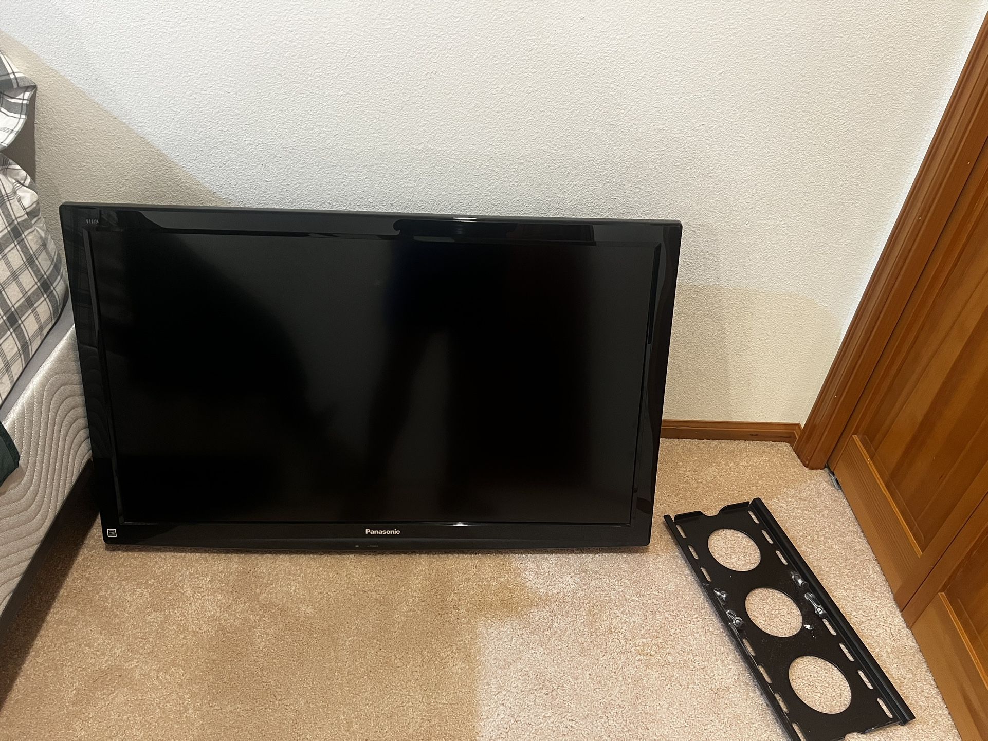 35” Non-smart Panasonic LCD TV