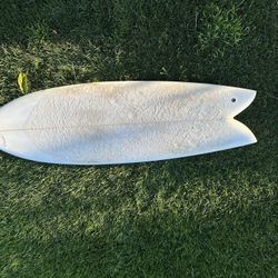 5’10” Twin Fin, Glass In Fins, Zero Pressure Dings 