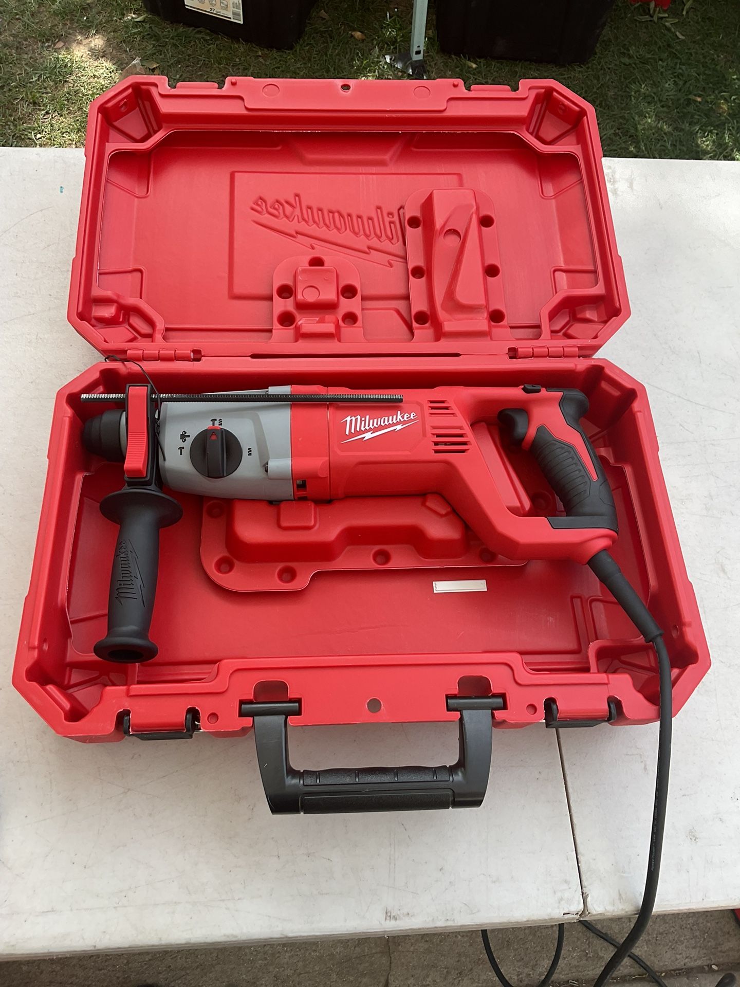 Milwaukee SDS 1 inch rotary hammer tool corded with case