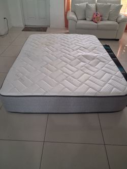 Used mattresse 60x80 inch Queen