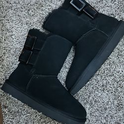 UGG Plush Boots Black Size 6