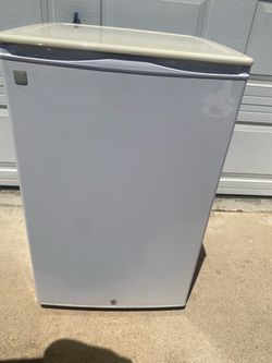 Small GE refrigerator