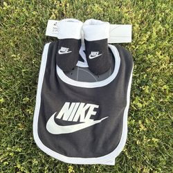 Nike bib