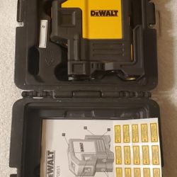 DEWALT 165ft RED SELF LEVELING 5 BEAMS (POINTS) AND HORIZONTAL LINE COMBINATION LASER IN A CASE WITH BATTERIES  AND MANUAL!!!