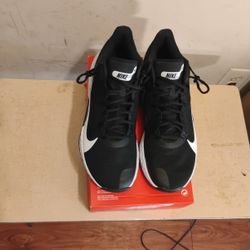 NIKE RENEW ELEVATE BLACK WHITE