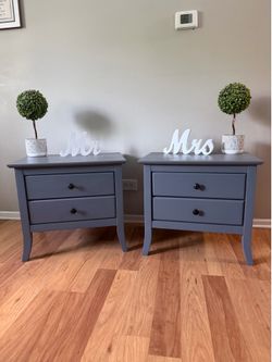 ✨🩶Adorable solid nightstands🩶✨