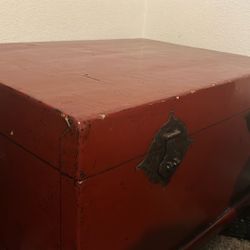 Table/China/Chinease Chest