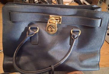 Michael kors purse