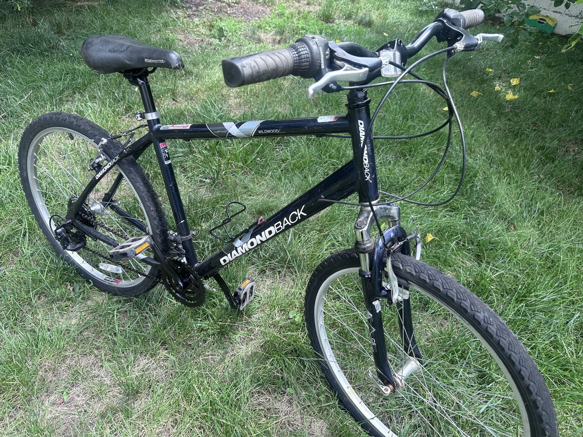 DIAMONDBACK large frame ROAD HYBRID BIKE 27” tires bicycle