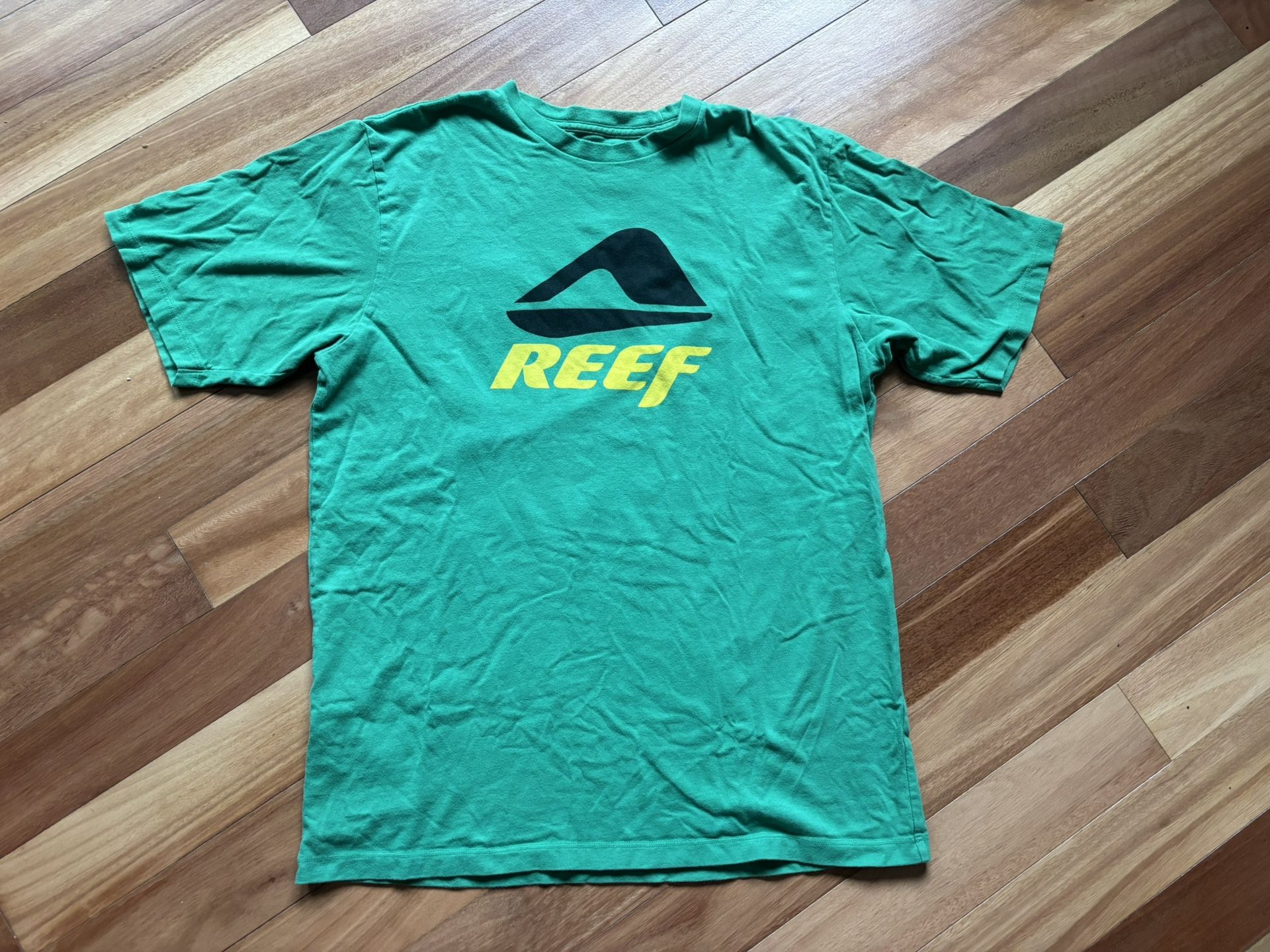 REEF T-shirt Men’s Medium