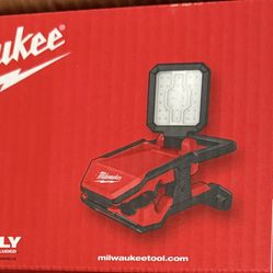 Milwaukee Rover Light