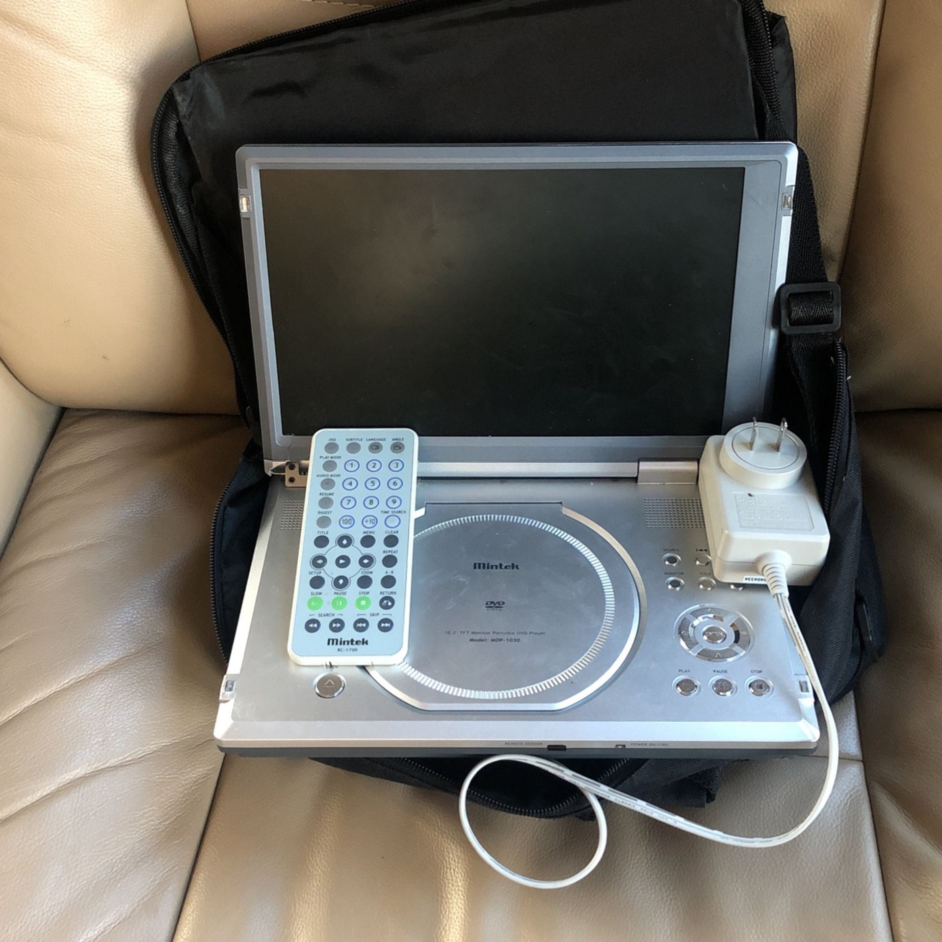 Mintek Portable DVD Player With Remote And Case