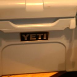Yeti 35 Rare Color ICE BLUE Great Condition