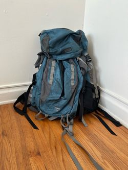 REI Venus 75 Backpacking Pack w/ broken front zipper