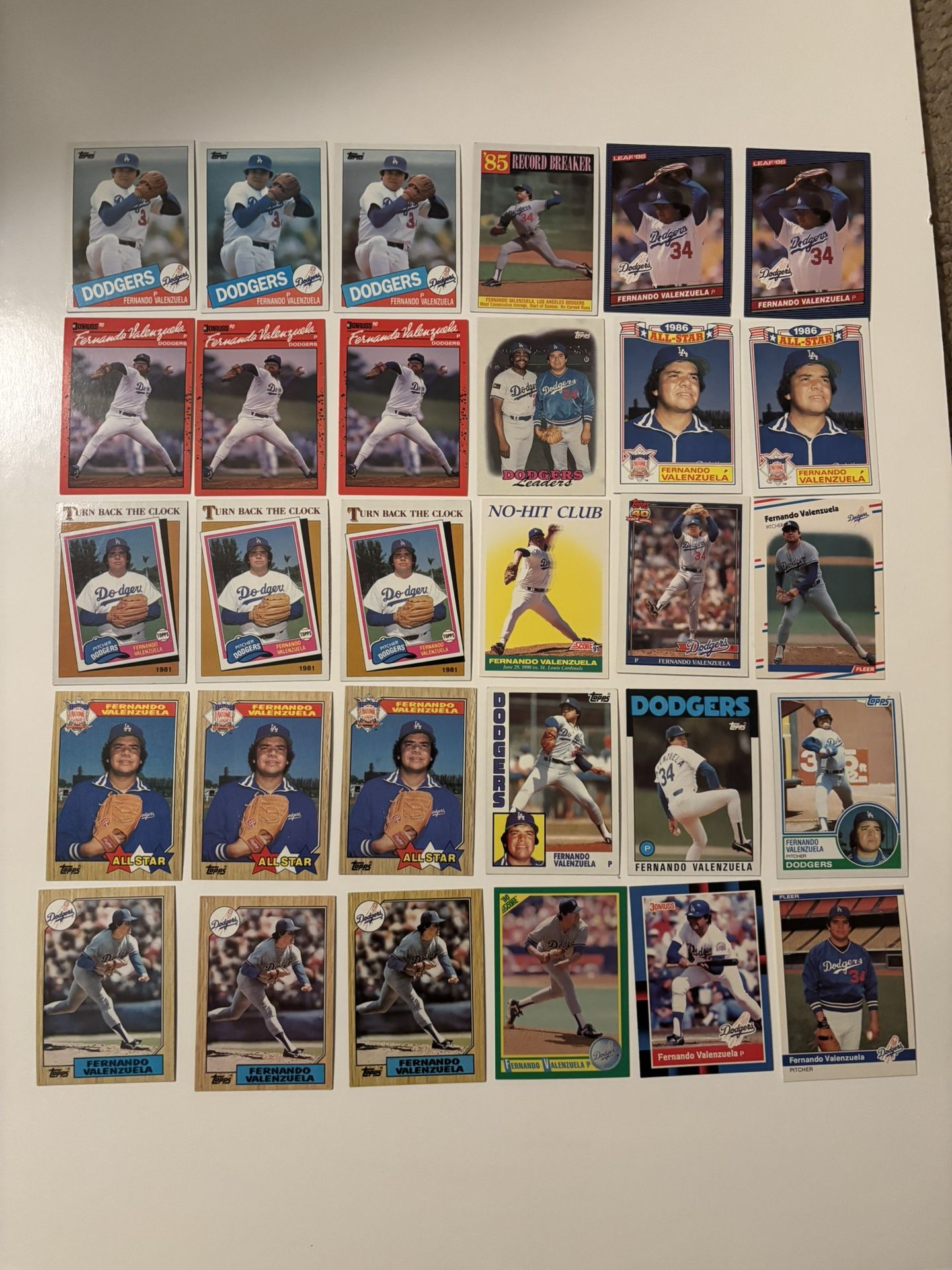 30 Fernando Valenzuela Baseball Cards