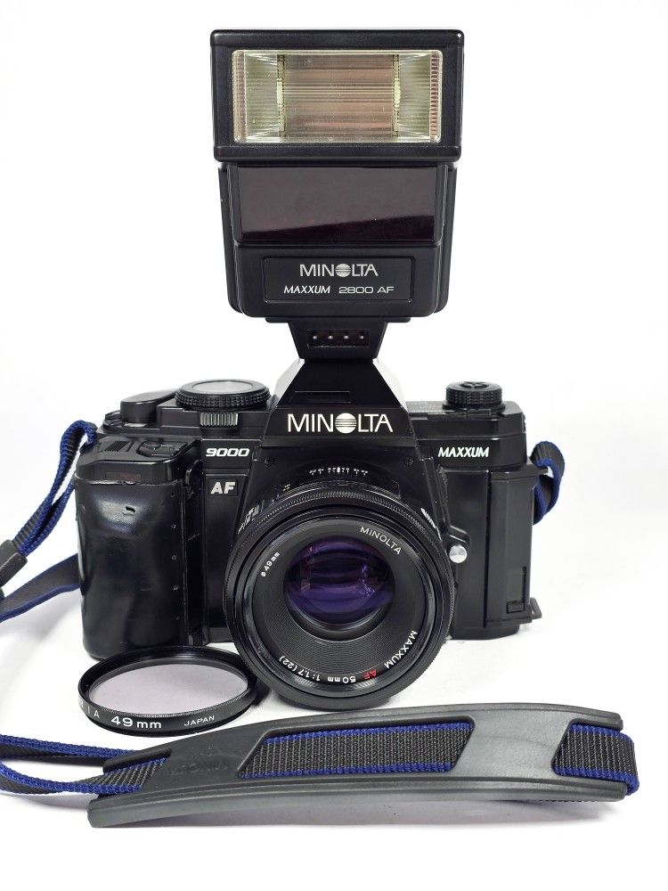 Minolta Maxxum 9000 35mm SLR Camera w/ Minolta 50mm Lens & Minolta Flash