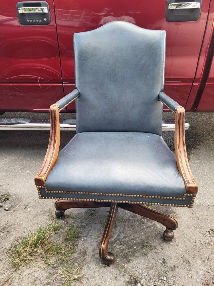 VINTAGE OFFICE CHAIR
