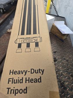 Heavy-Duty Fluid Head Tripod