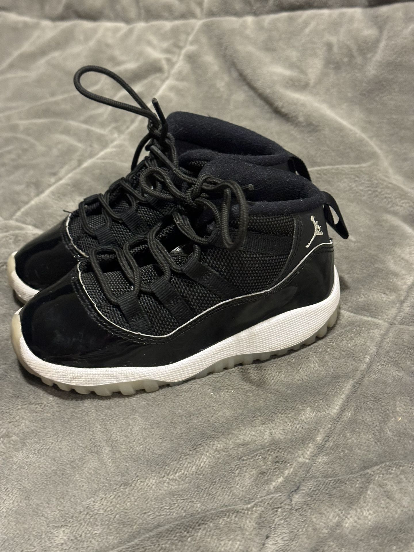 Black Jordans Size 8C