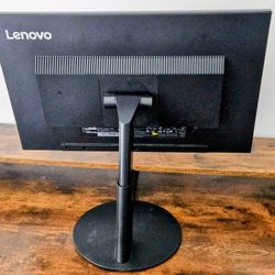 Lenovo ThinkVision P24h-10 — 23.8" QHD IPS Monitor with original Lenovo USB-C cable