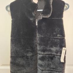 Nwt Chicos Size 1 Faux Fur Vest