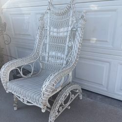 Beautiful Vintage Wicker Rattan White Gothic Chair Shabby Chic Farmhouse French Cottage