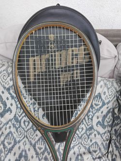 Tennis racket