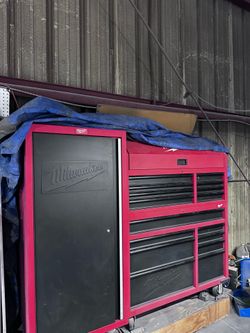 Milwaukee Tool box 46 inch