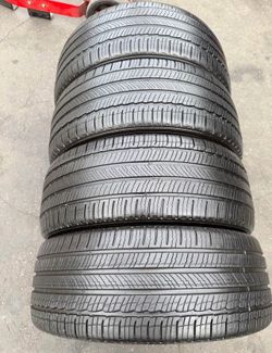 235 45 18 Michelín I'm selling this set of tires with 80% life left on all 4
