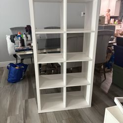 White Bookshelves Case 