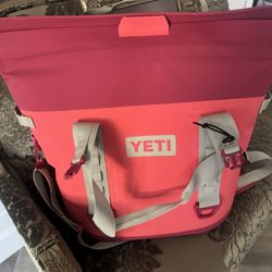 Yeti M30 Hopper