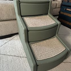 Pet Gear Cat & Dog Stairs-Like New!