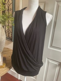 Lane Bryant black sleeveless draped front blouse  top in a size 14/16