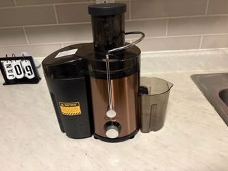 Pink juicer