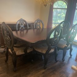 Dining room table 6 chairs